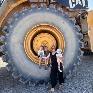 Meet your Posher, Danielle